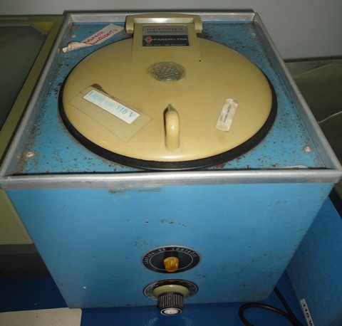 Centrifugador Micro-Hematócrito